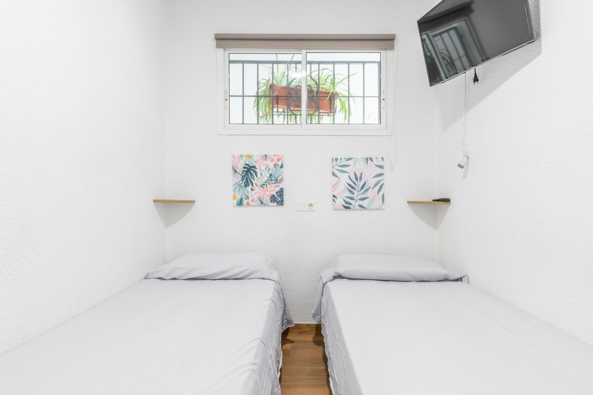Queen Apartment *